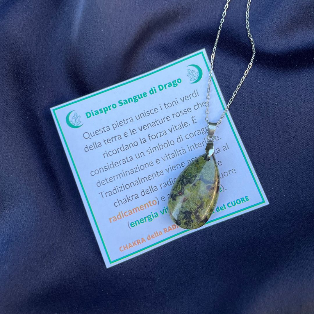 Collana pietra naturale petalo in Diaspro sangue di drago