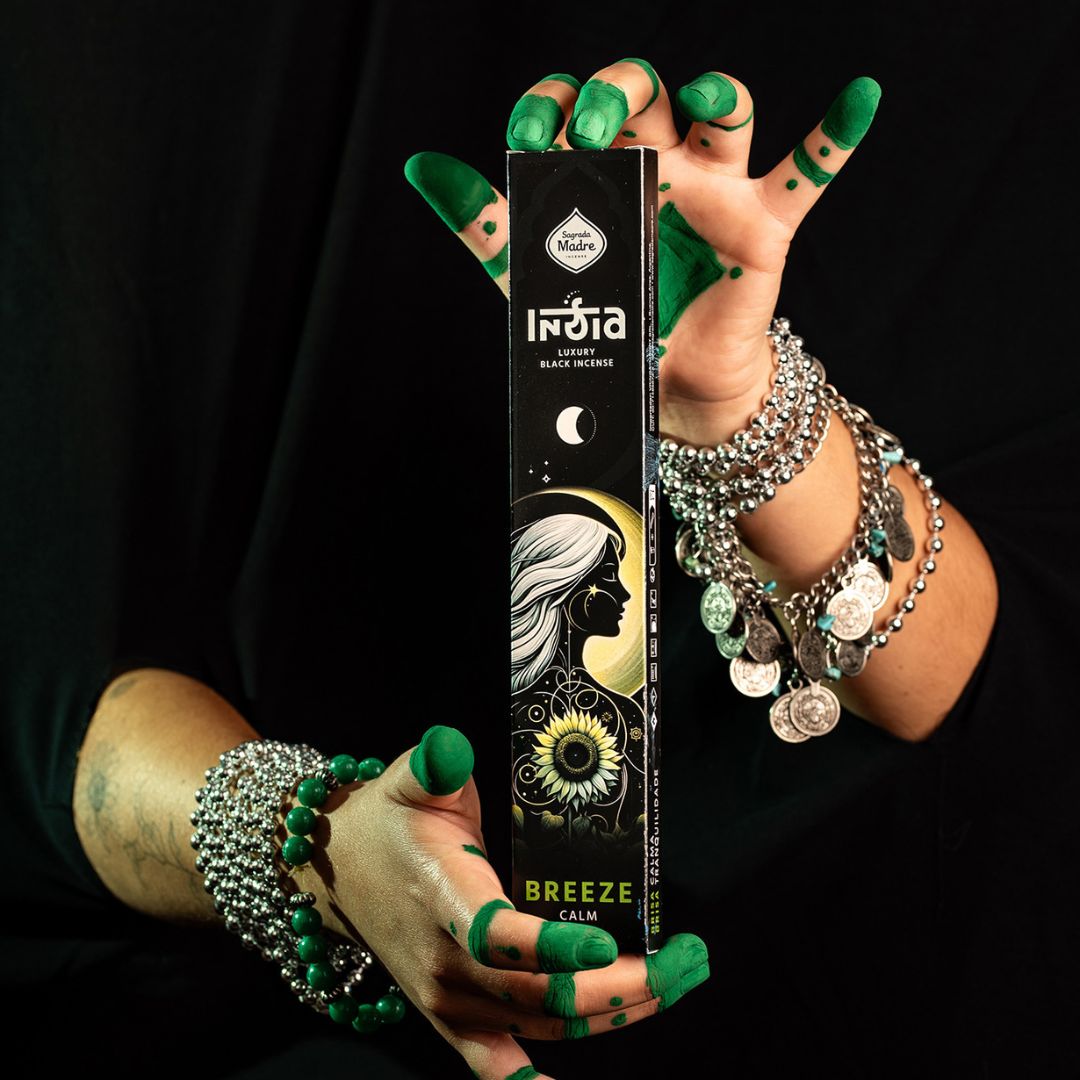Linea India Black - Breeze Calm (Sagrada Madre)