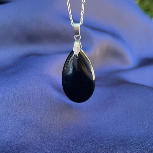 Collana pietra naturale petalo in Ossidiana Nera