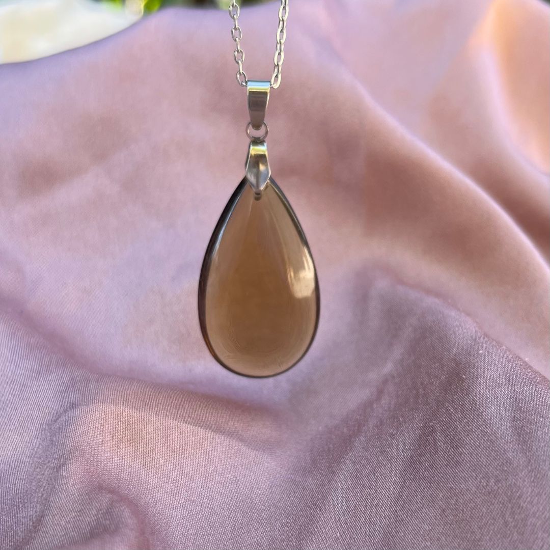 Collana pietra naturale petalo in Quarzo Fumè