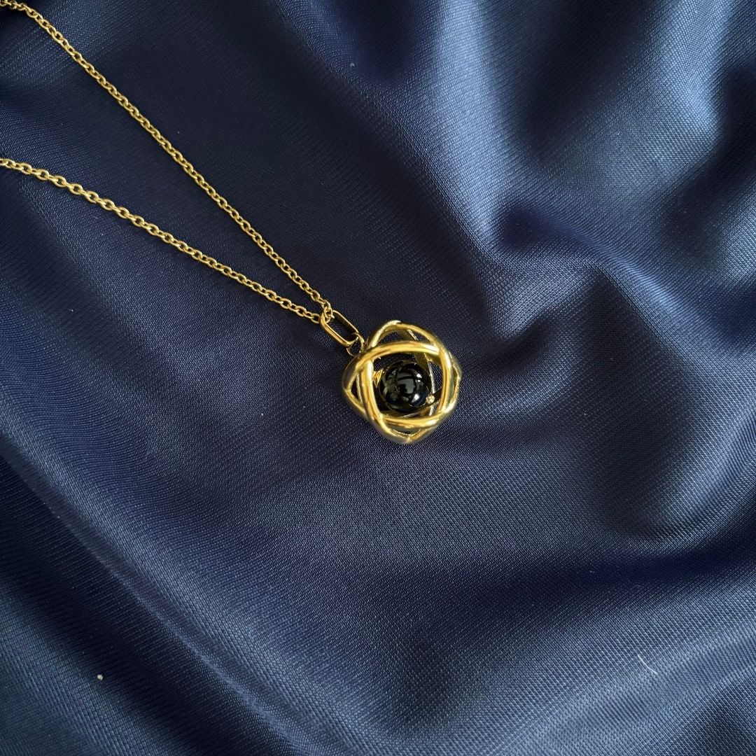 Collana Genesa Onice Nera – Acciaio Oro