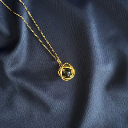 Collana Genesa Shungite – Acciaio Oro