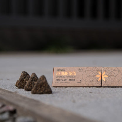 Linea Triangolare - Palo Santo - Mirra
