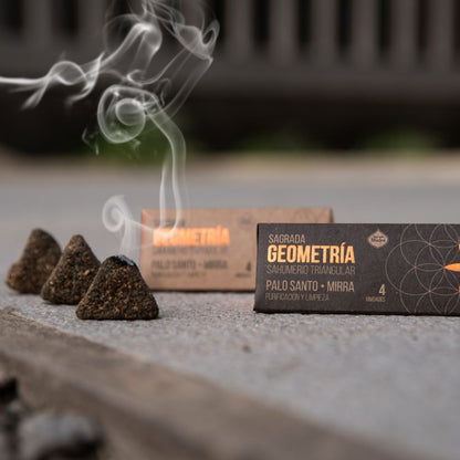 Linea Triangolare - Palo Santo - Mirra