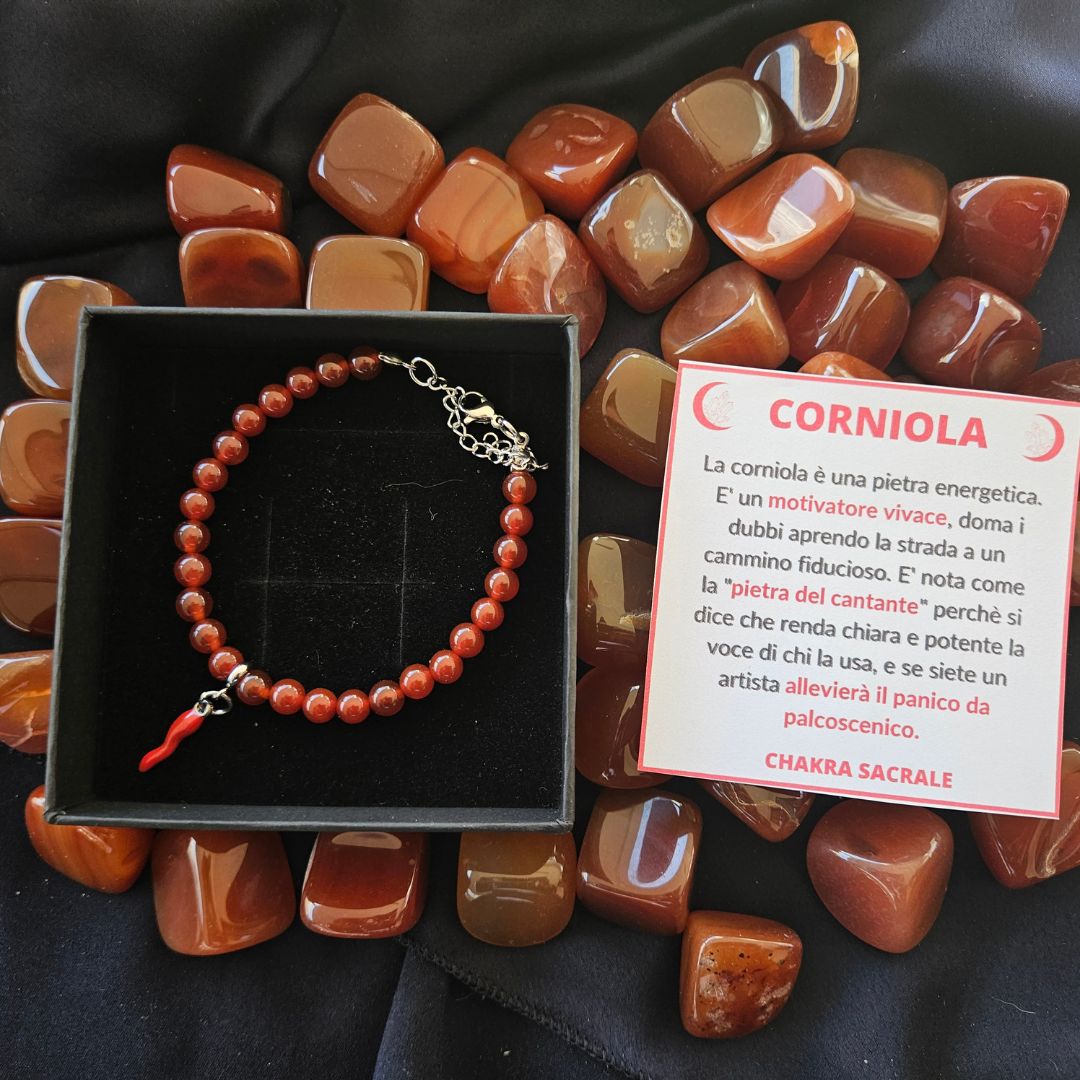 Bracciale Corniola pietre da 6mm e cornetto portafortuna